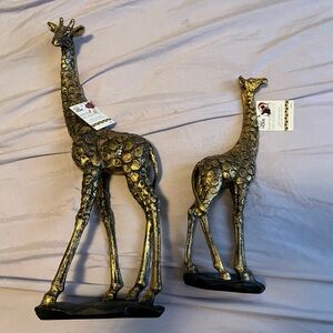 Good giraffe statues